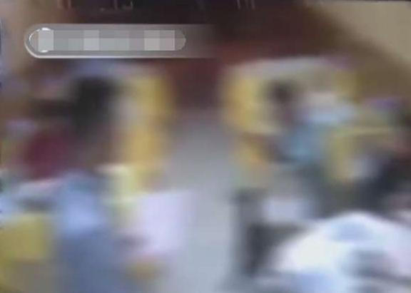 豪爽男子到饭店点一桌好菜，借电动车后却失联，老板无奈报警求助